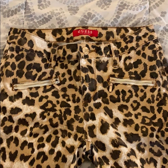 Guess | Scarlita Leopard Super Skinny Jeans - Picture 3 of 7
